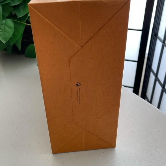 Authentic Louis Vuitton Empty Gift/Shopping Bag - Picture 3 of 12